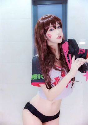 东欧丰满女人伦理-中英字幕免费观看