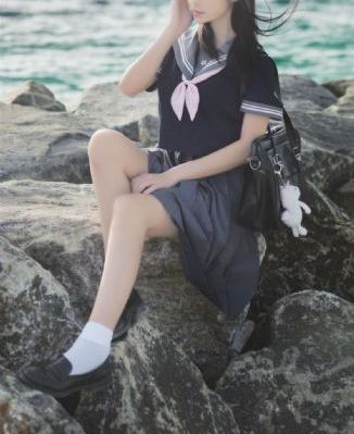 国产美女亚洲精品久久久综合-百度云播完整无删减版